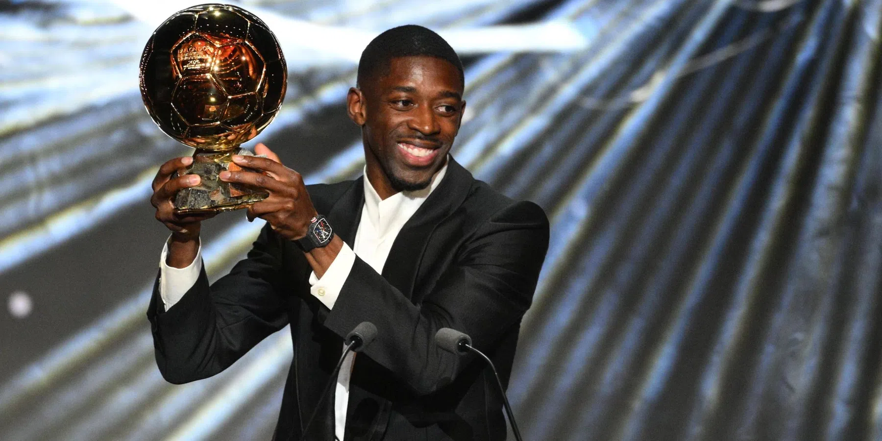 Media zien 'filmisch verhaal' bij Ballon d'Or-winst Dembélé: 'De ster én soldaat'