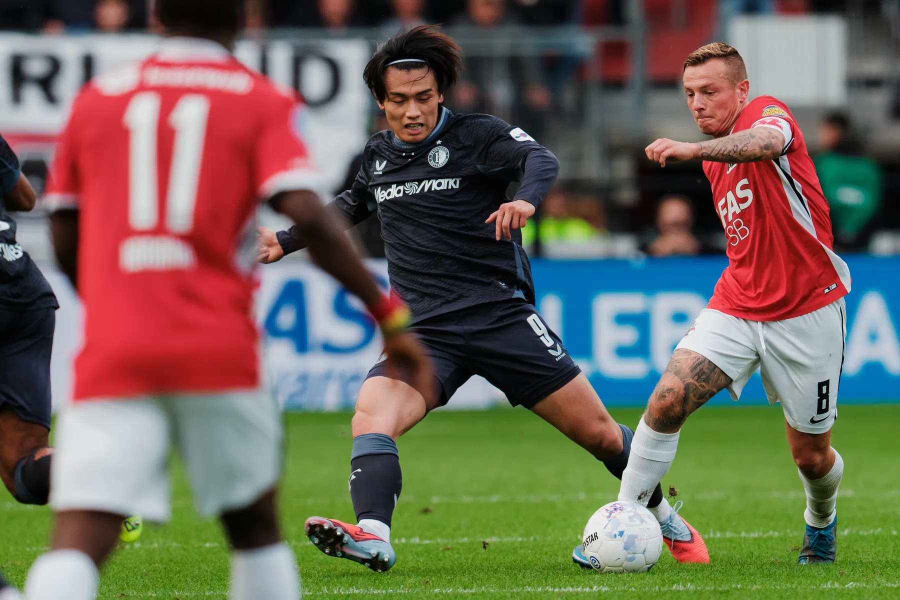 Feyenoord zonder Ueda, Read en Sauer naar Braga | VoetbalNieuws