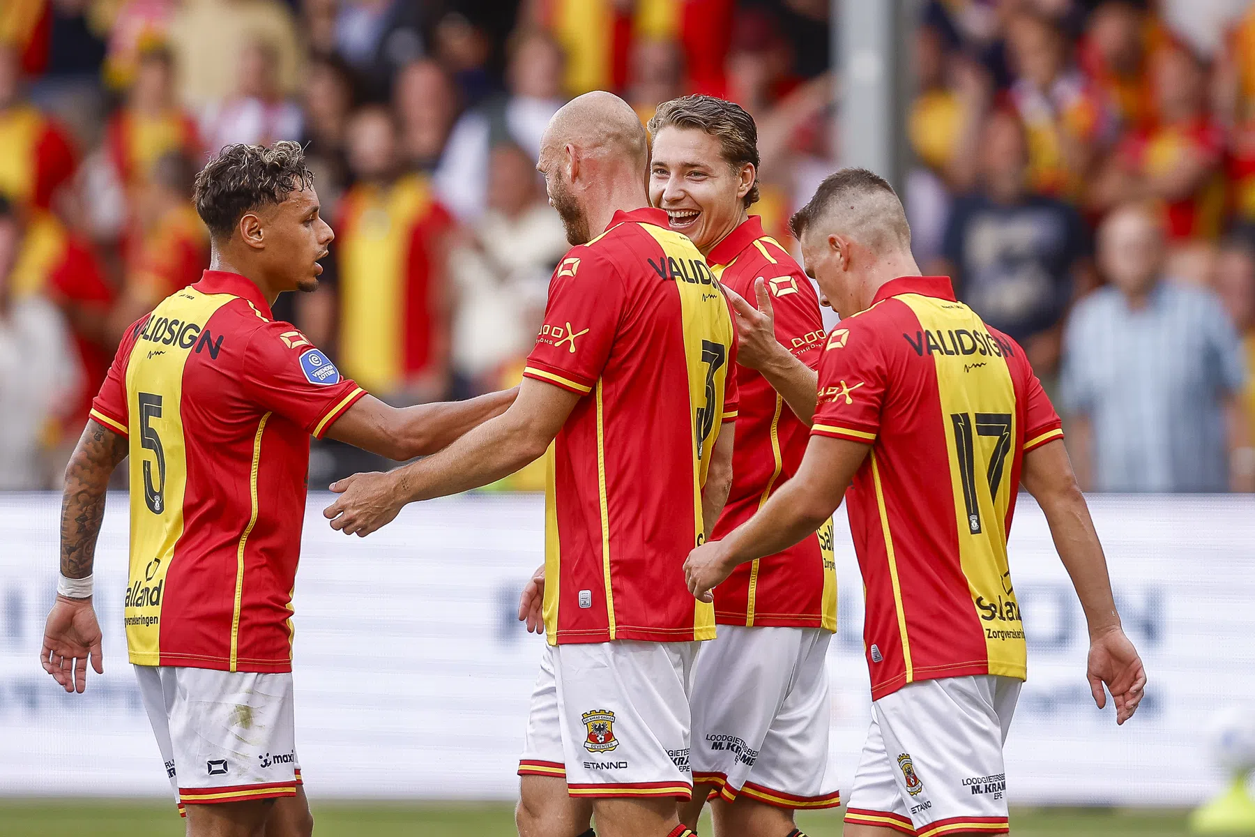 Vermoedelijke opstelling Go Ahead Eagles tegen FCSB | VoetbalNieuws