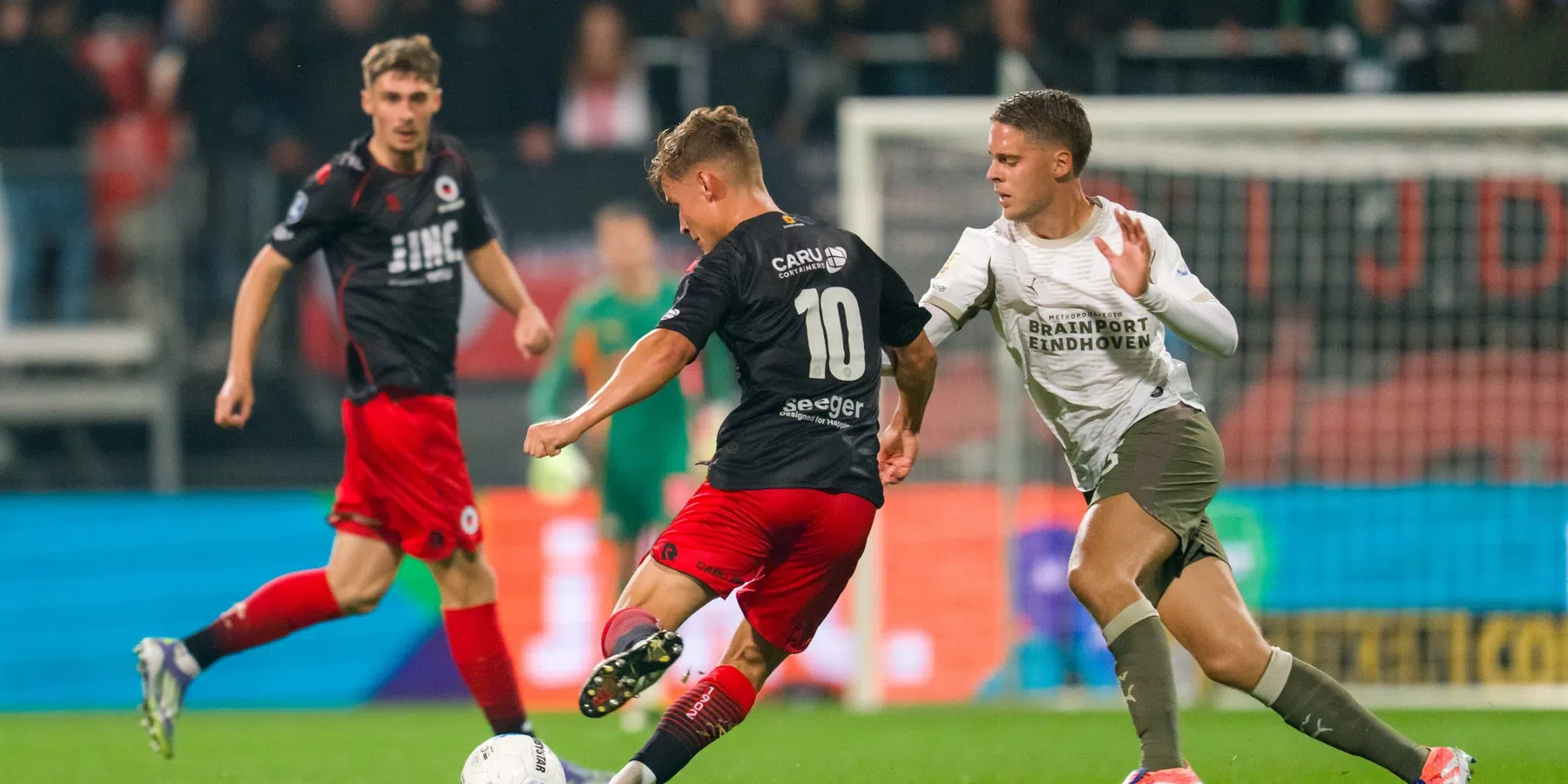 PSV wint met de hakken over de sloot bij initiatief nemend Excelsior