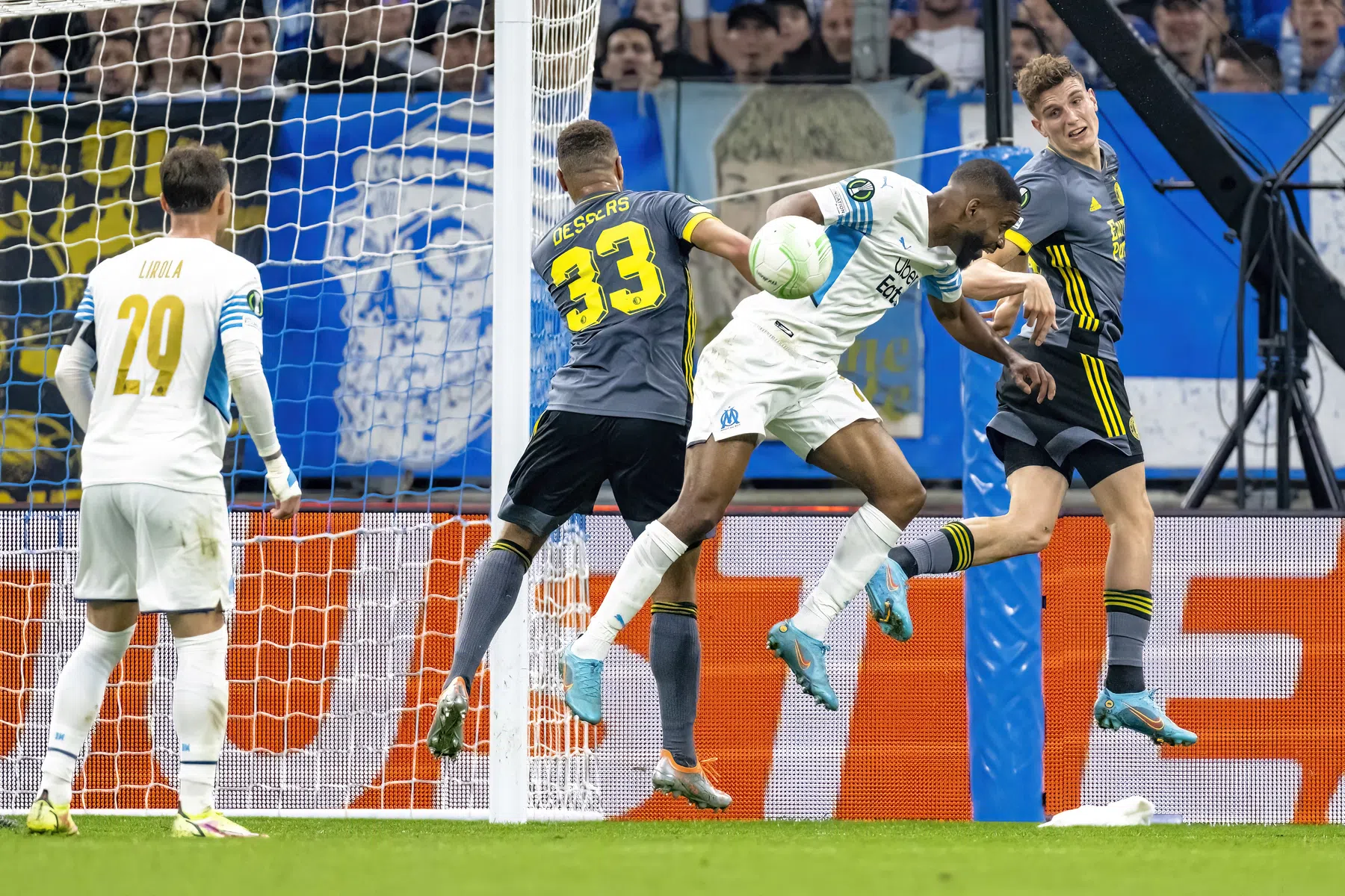 Nederlandse clubs vs. Marseille: Ajax het vaakst en succesvolst | VoetbalNieuws