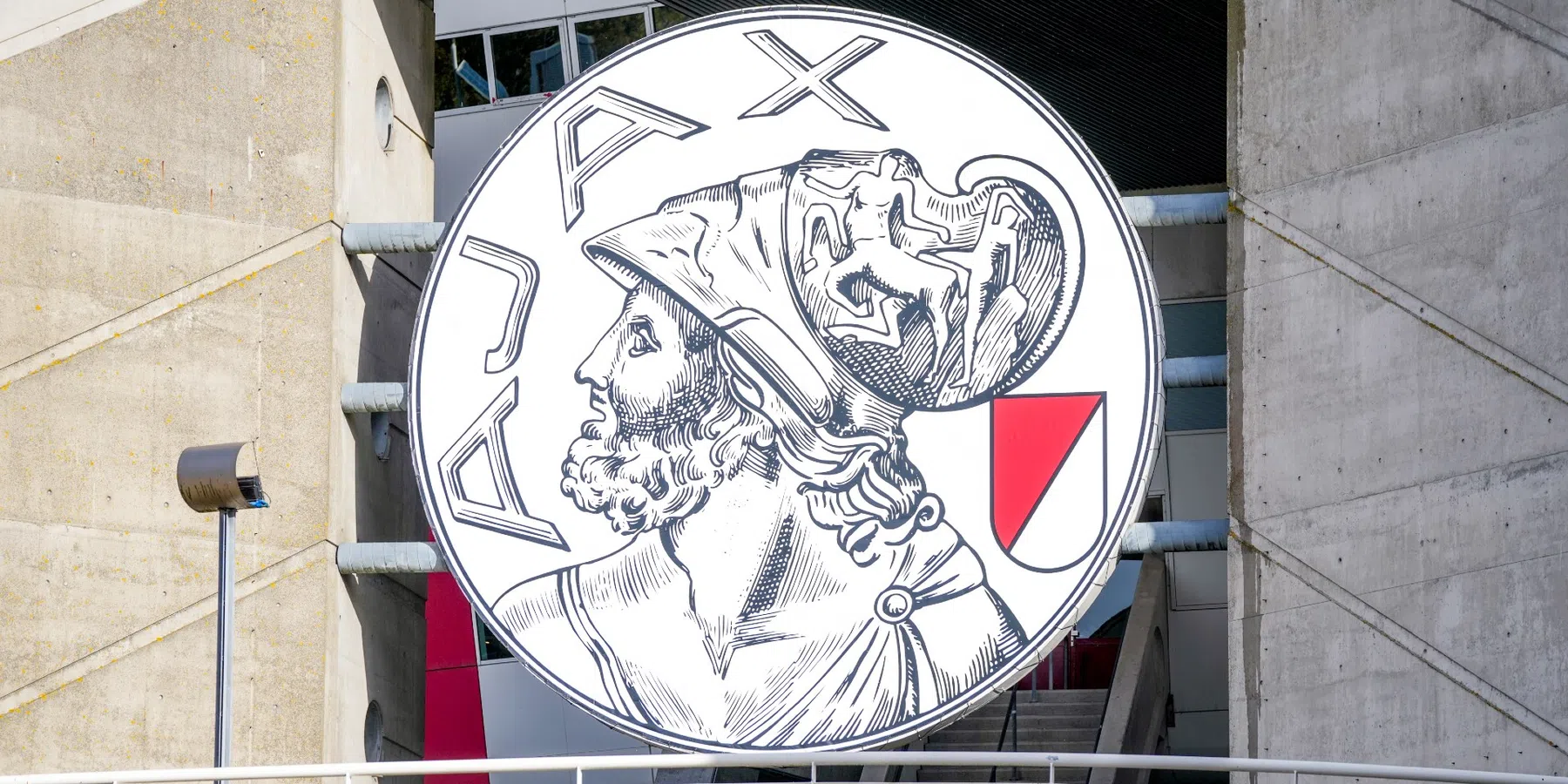 Ajax presenteert jaarcijfers: miljoenenverlies van 37,3 miljoen euro