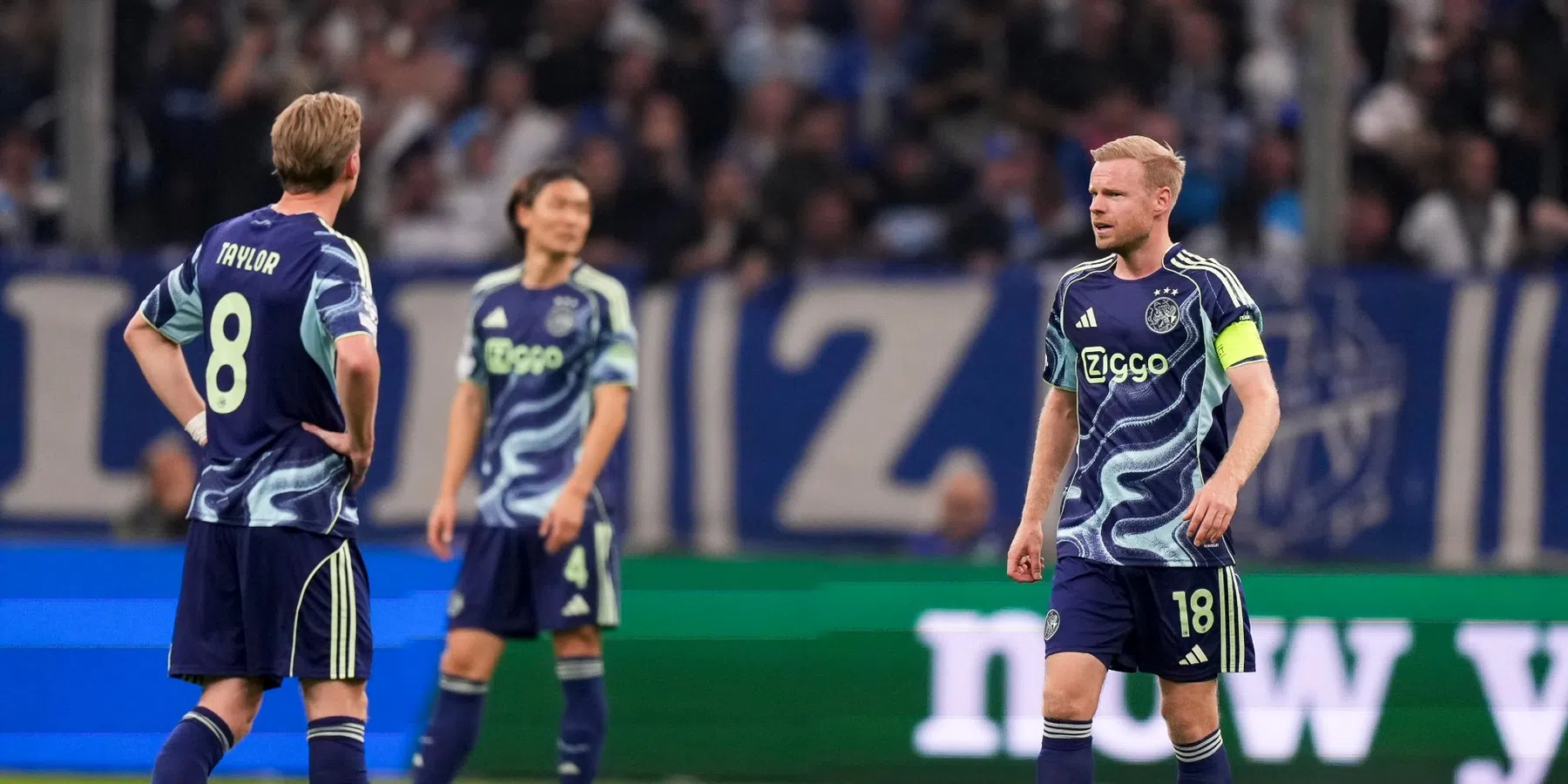 Ajax-fans genadeloos na horrorscenario tegen Marseille: 'Ontslaan in de rust?'    