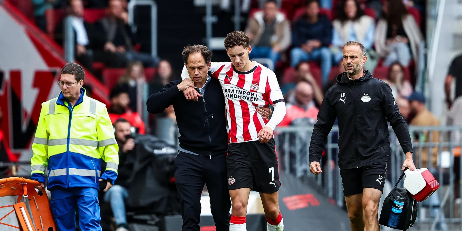 'Van Bommel gaat deze week onder het mes en kijkt naar lange revalidatieperiode'