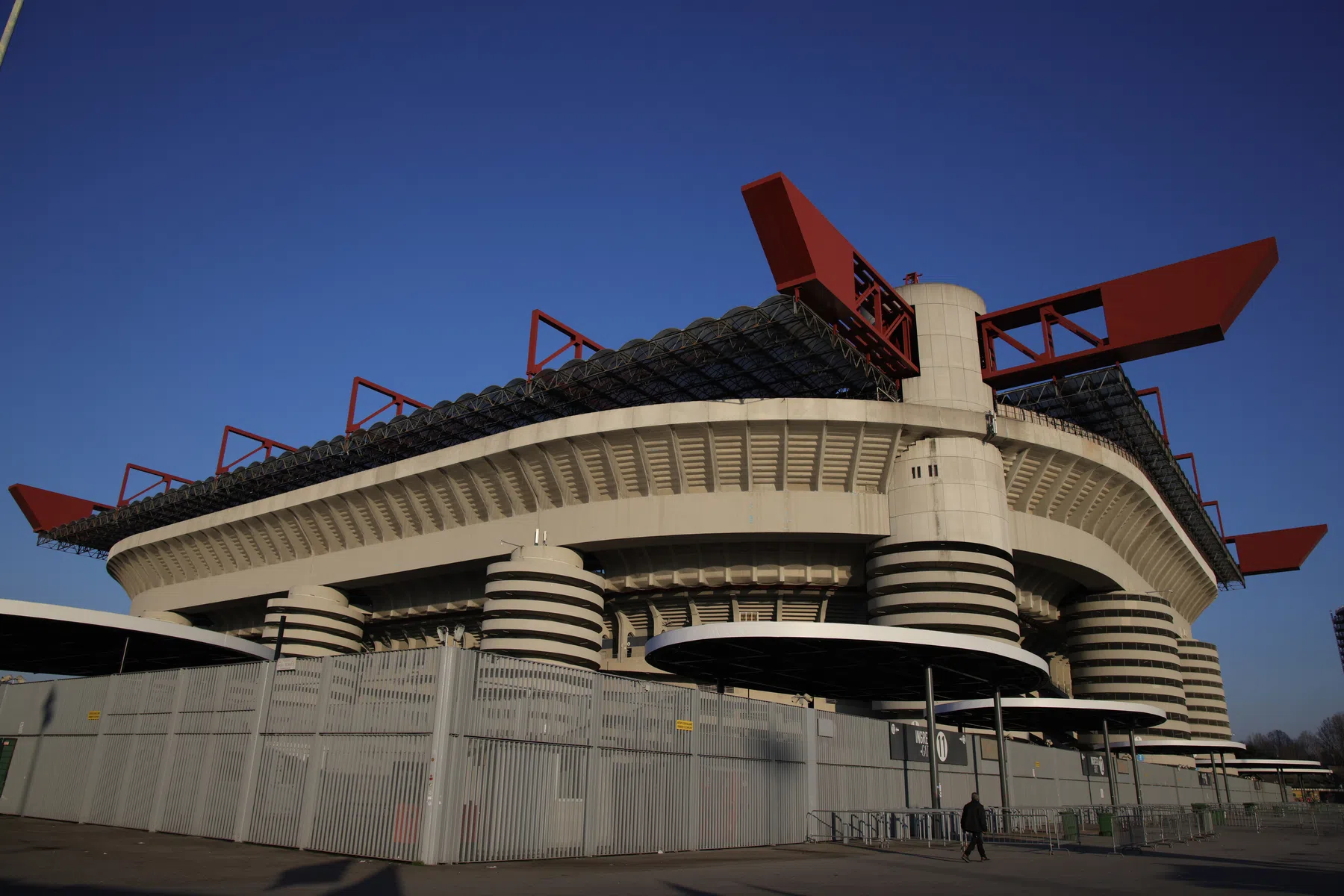 San Siro verkocht aan AC Milan en Inter: nieuw stadion in aantocht | VoetbalNieuws