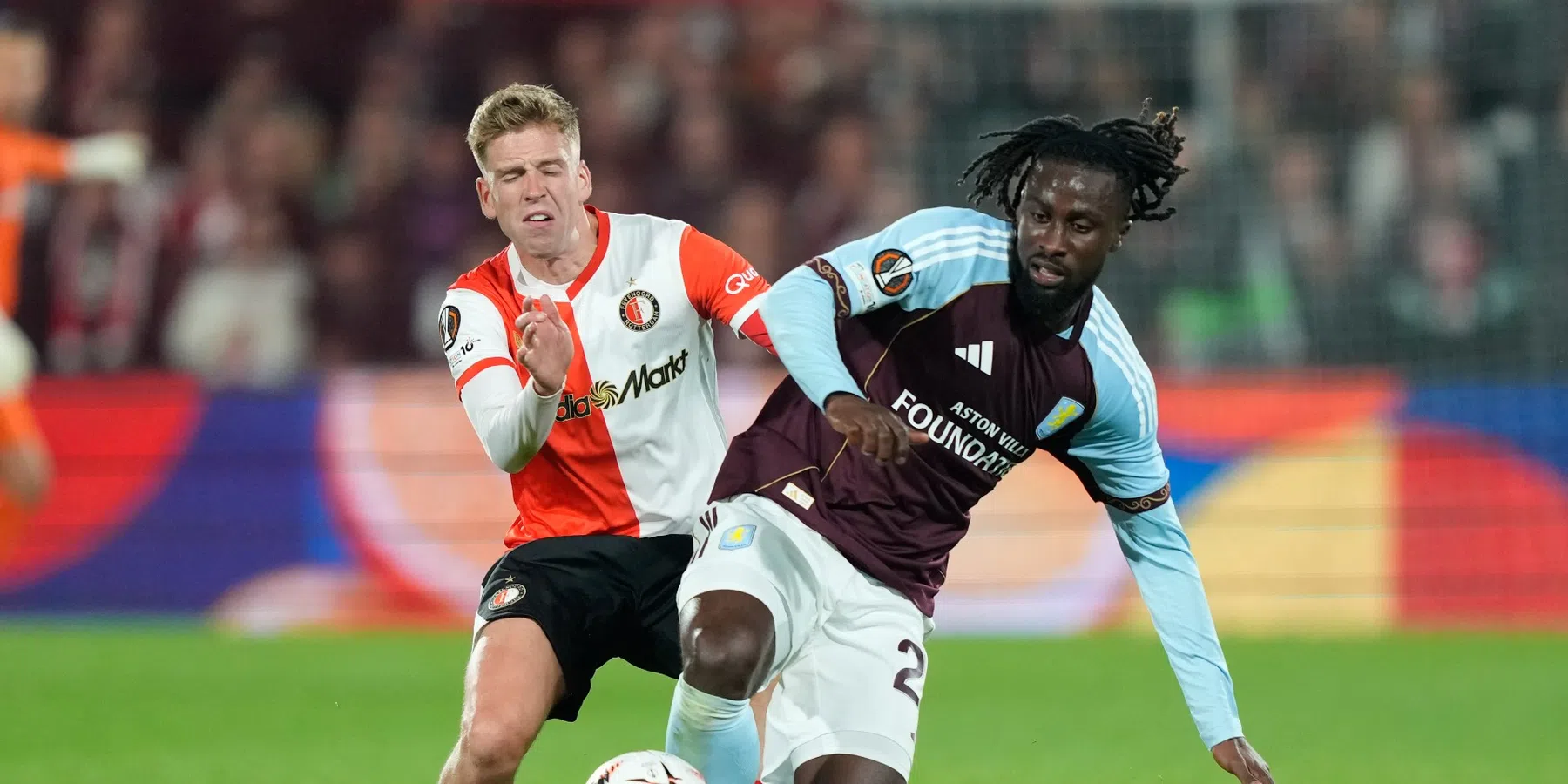 Feyenoord gaat strijdend ten onder tegen Aston Villa, AZ blameert zich in Cyprus