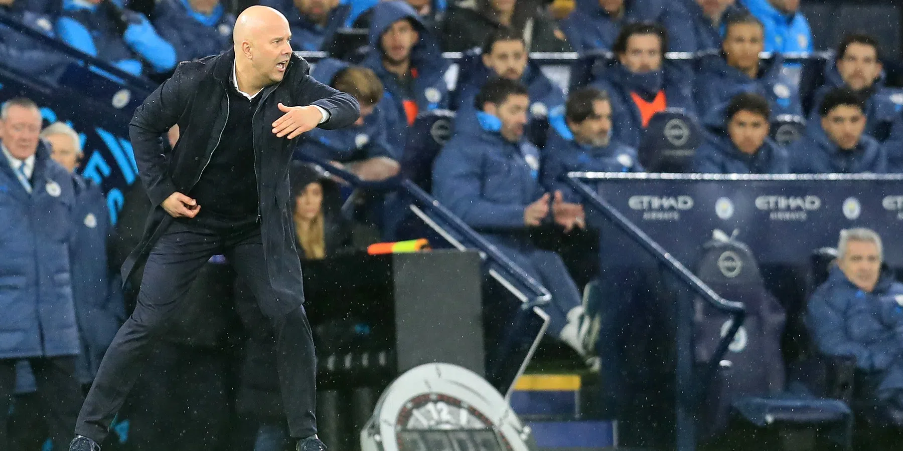 Waar en hoe laat wordt Chelsea - Liverpool in de Premier League uitgezonden?
