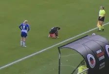 Thumbnail for article: Bizarre rode kaart kost Excelsior duur: tweede geel tijdens strikken van veters