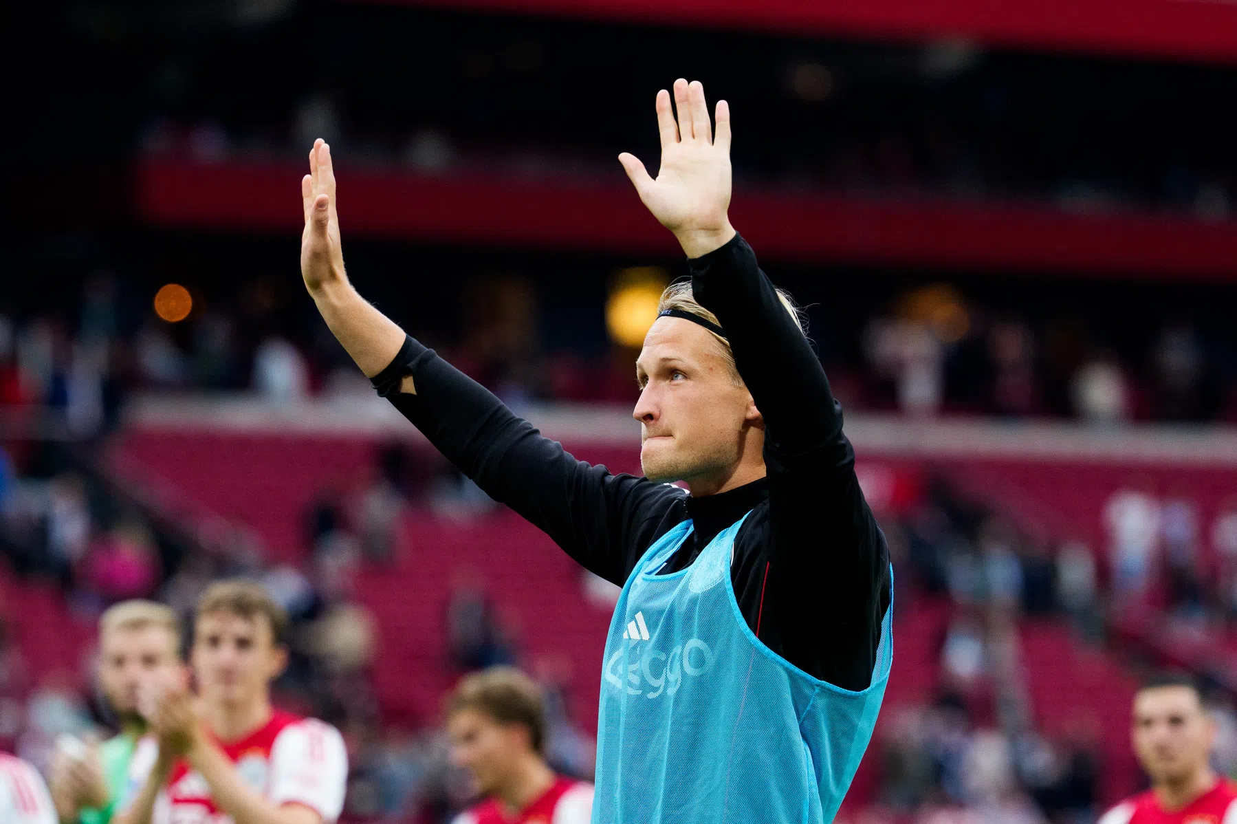 Dolberg nog twijfelgeval voor Ajax - AZ na buikwandblessure | VoetbalNieuws