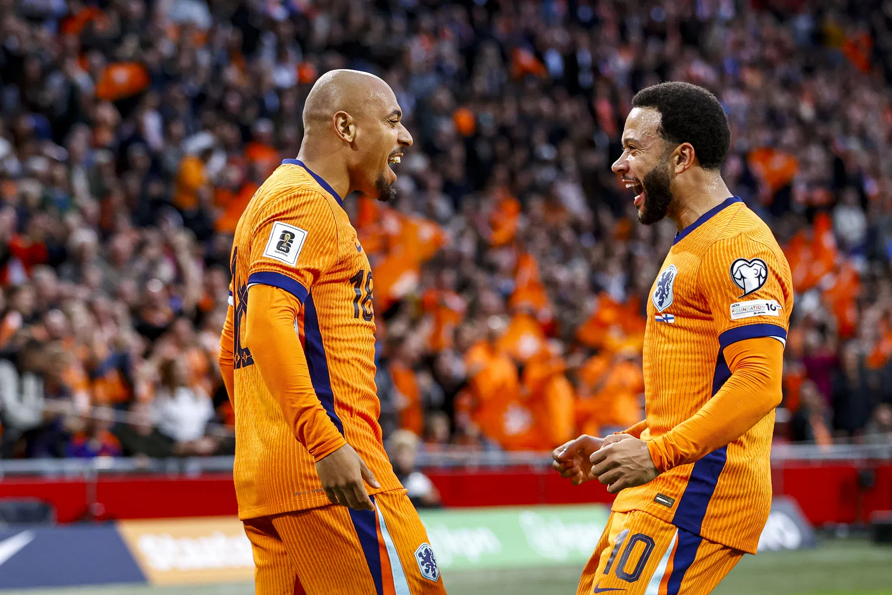 Oranje overtuigt tegen Finland: 4-0 winst met record voor Memphis | VoetbalNieuws