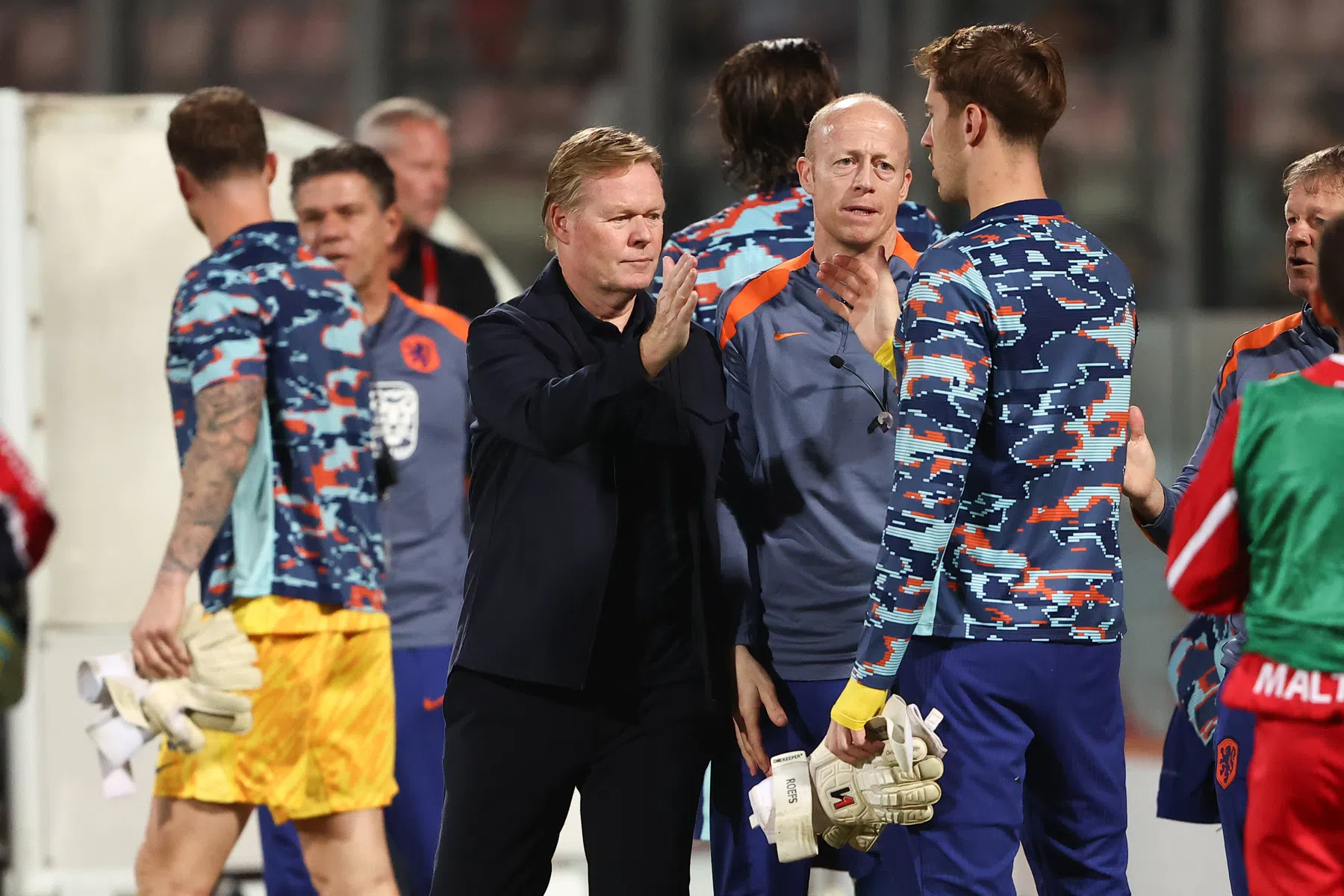 Depay, Malen en Kluivert starten tegen Finland: dit is Oranje | VoetbalNieuws