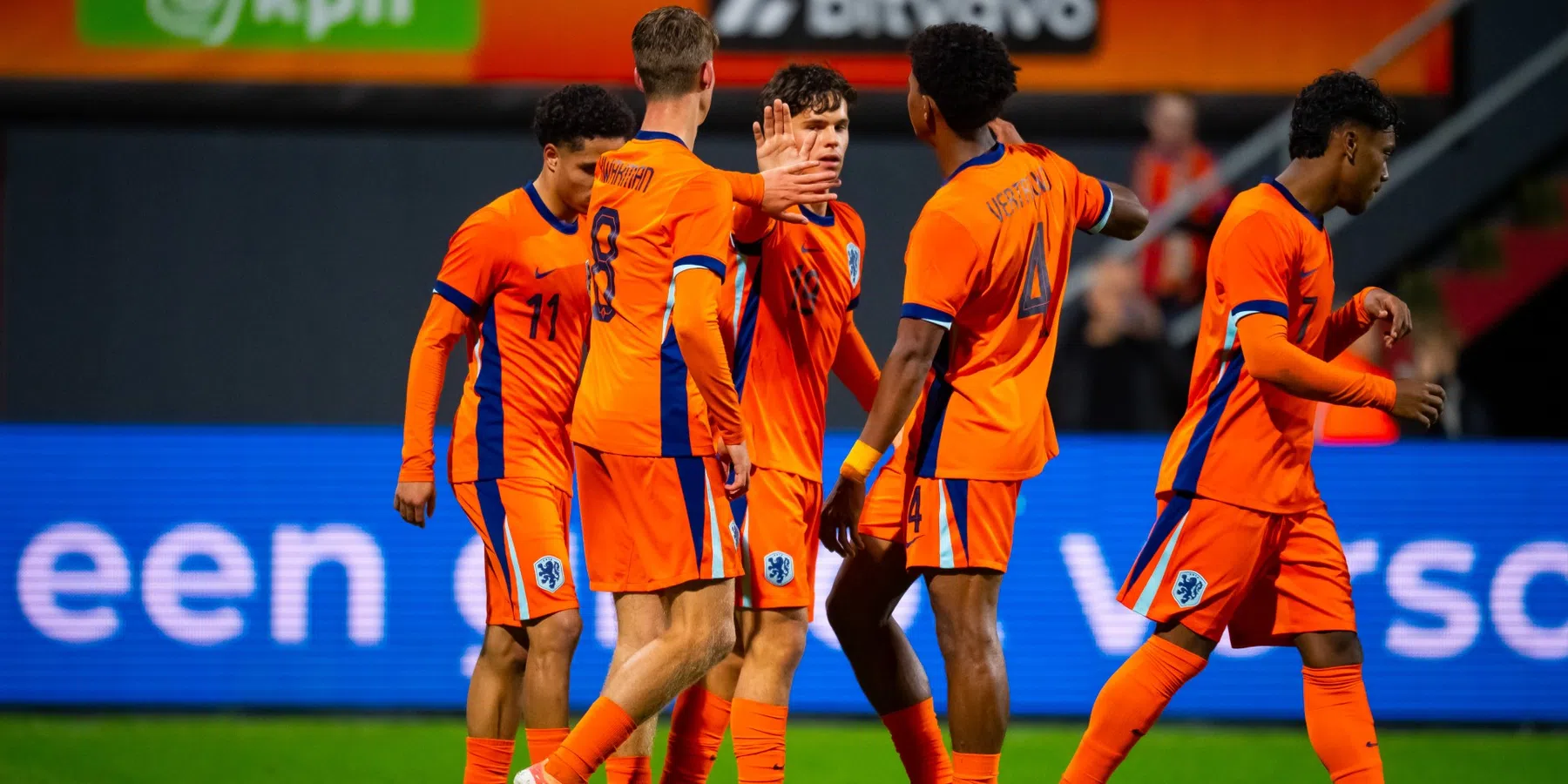 Jong Oranje boekt dankzij Babadi en Van Bergen zakelijke overwinning op Litouwen
