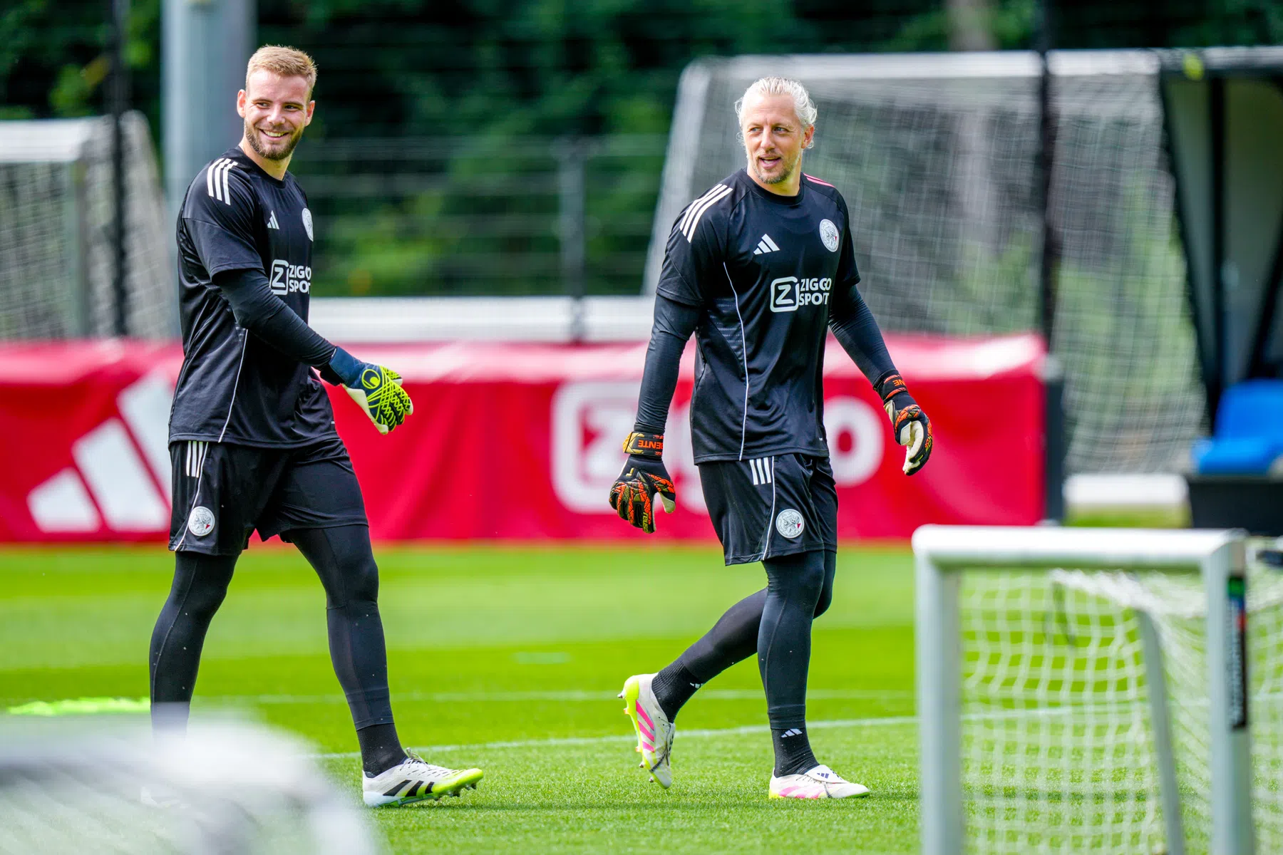 Jaros onder vuur: Heitinga overweegt rentree van Pasveer | VoetbalNieuws