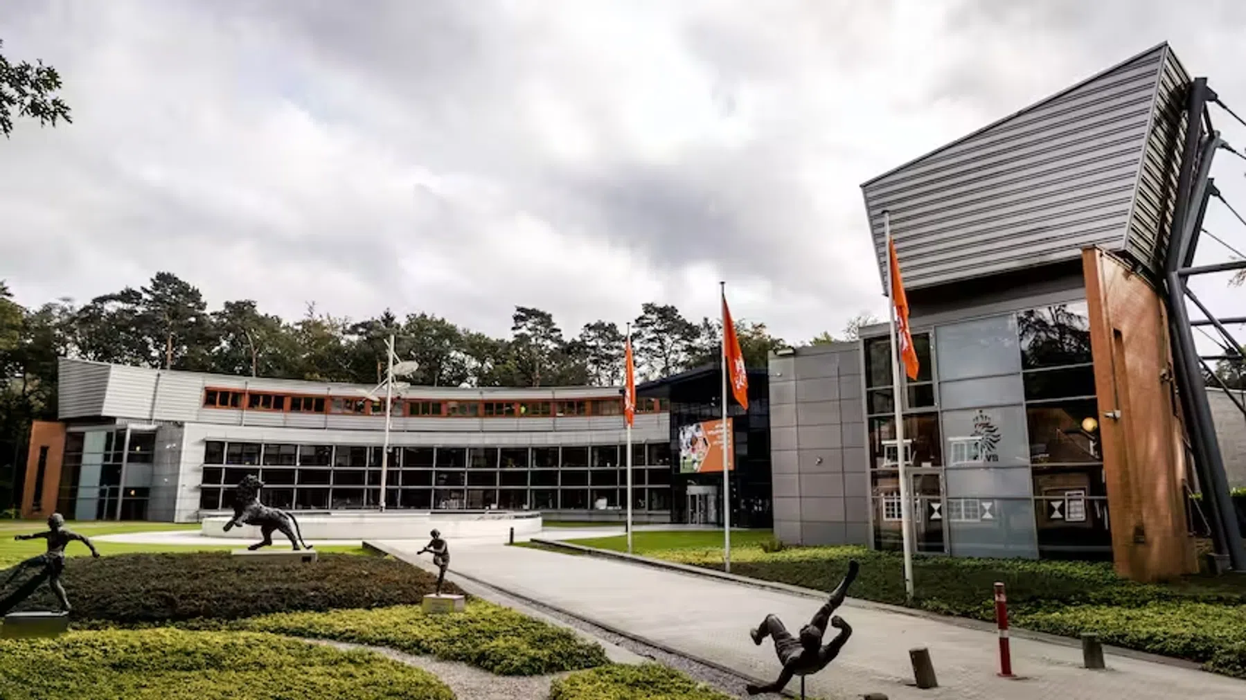 KNVB: minder stadionverboden in betaald voetbal dan vorig seizoen | VoetbalNieuws