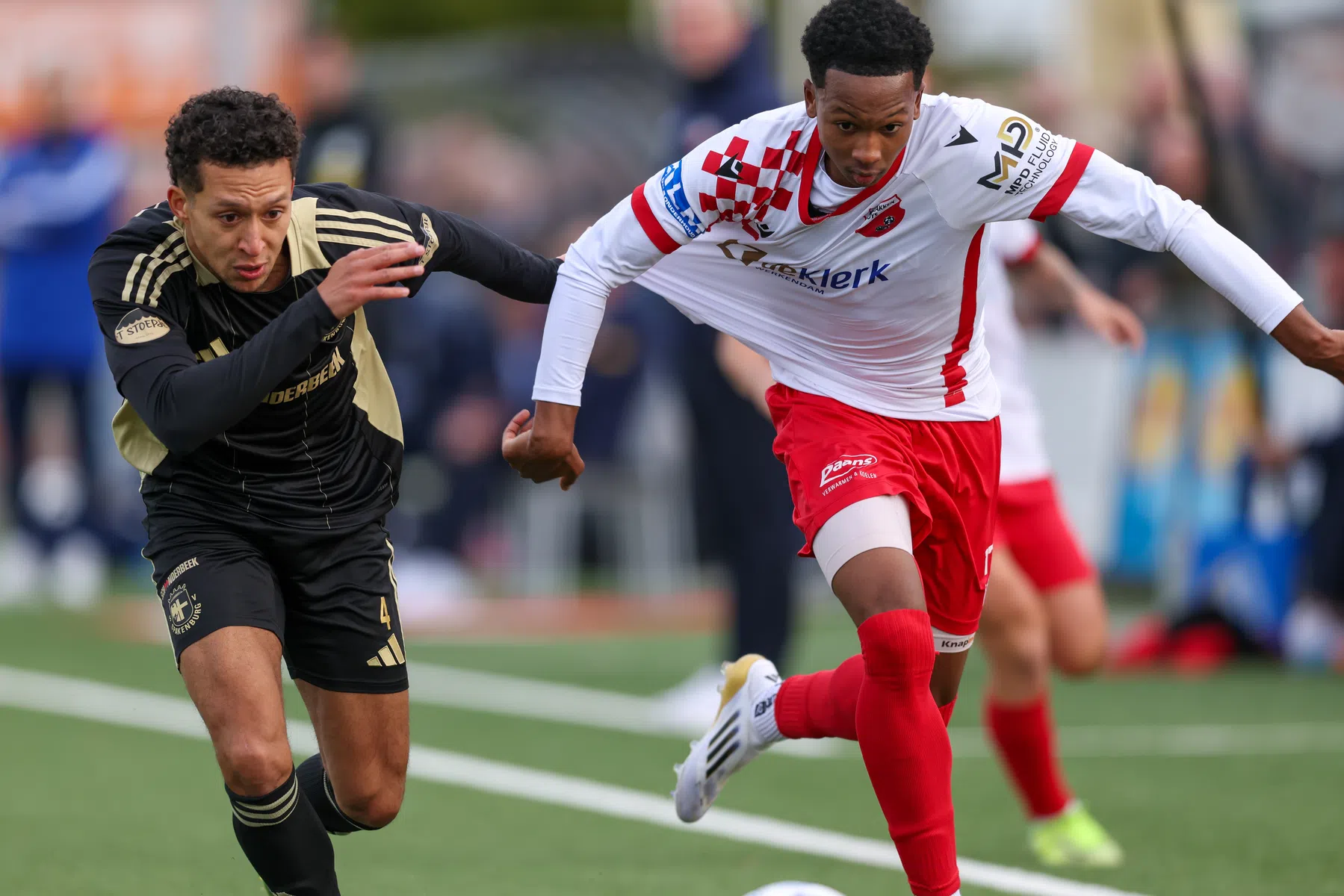 El Azzouti slachtoffer van racisme en geweld bij Kozakken Boys | VoetbalNieuws