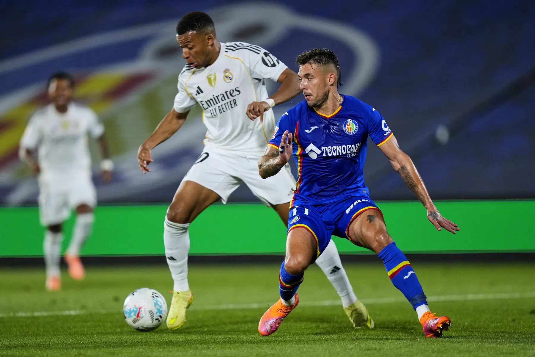 Mbappé bezorgt Real Madrid nipte zege bij negen man Getafe | VoetbalNieuws