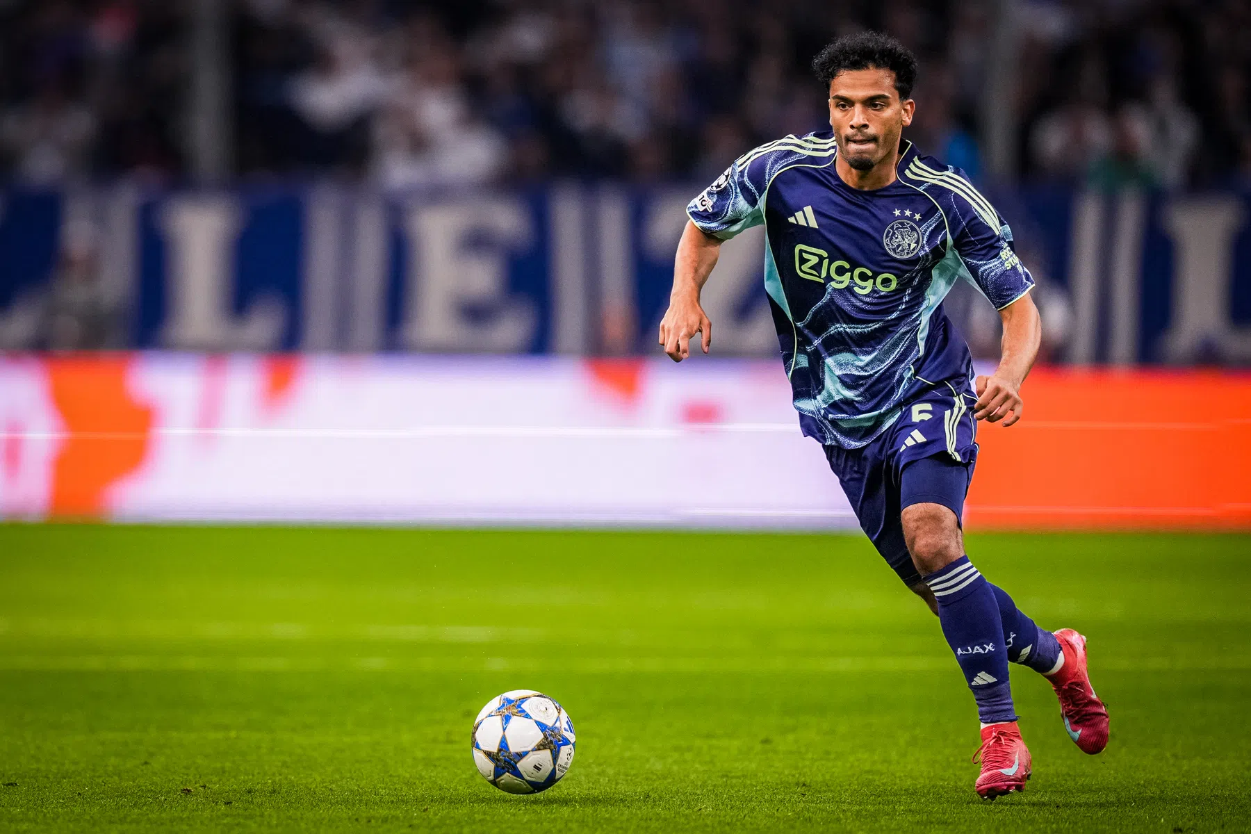 Wijndal terug in Ajax-selectie voor duel met Chelsea | VoetbalNieuws