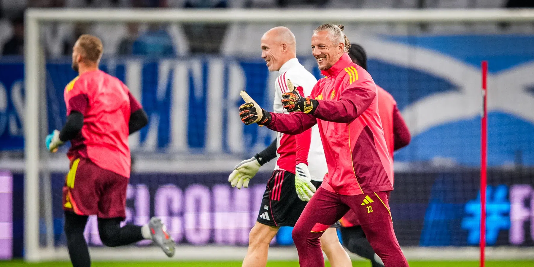 Wanneer speelde Pasveer zijn laatste wedstrijd voor Ajax?