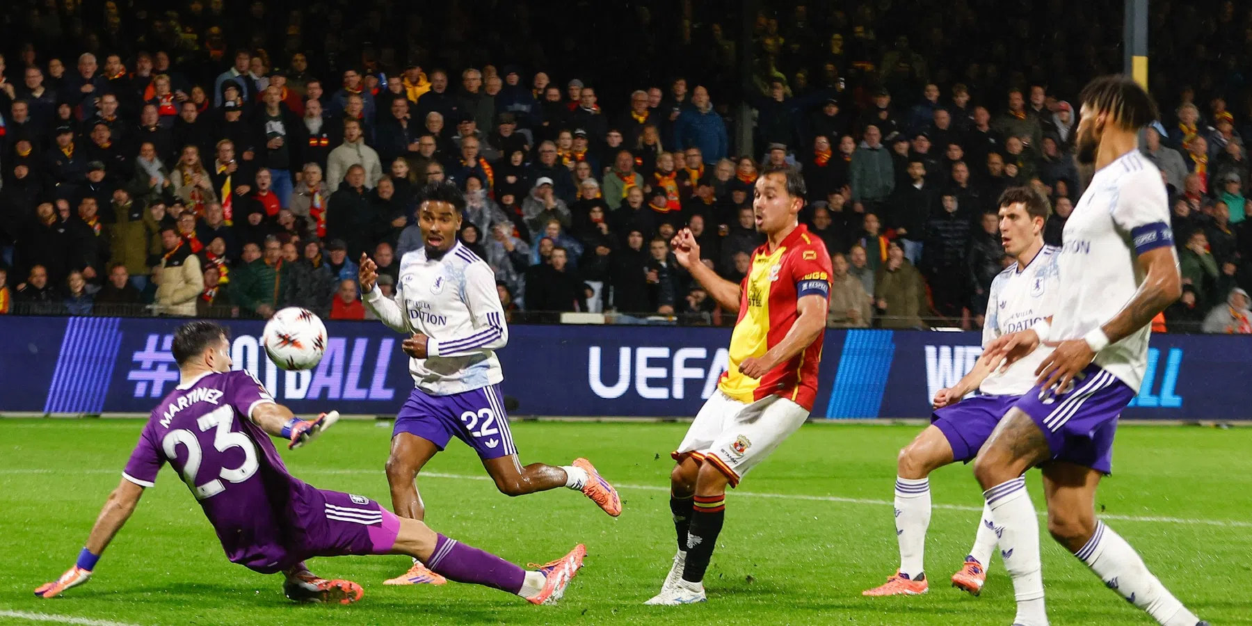 Go Ahead Eagles voltooit ondenkbare stunt en wint van Aston Villa in Europa League