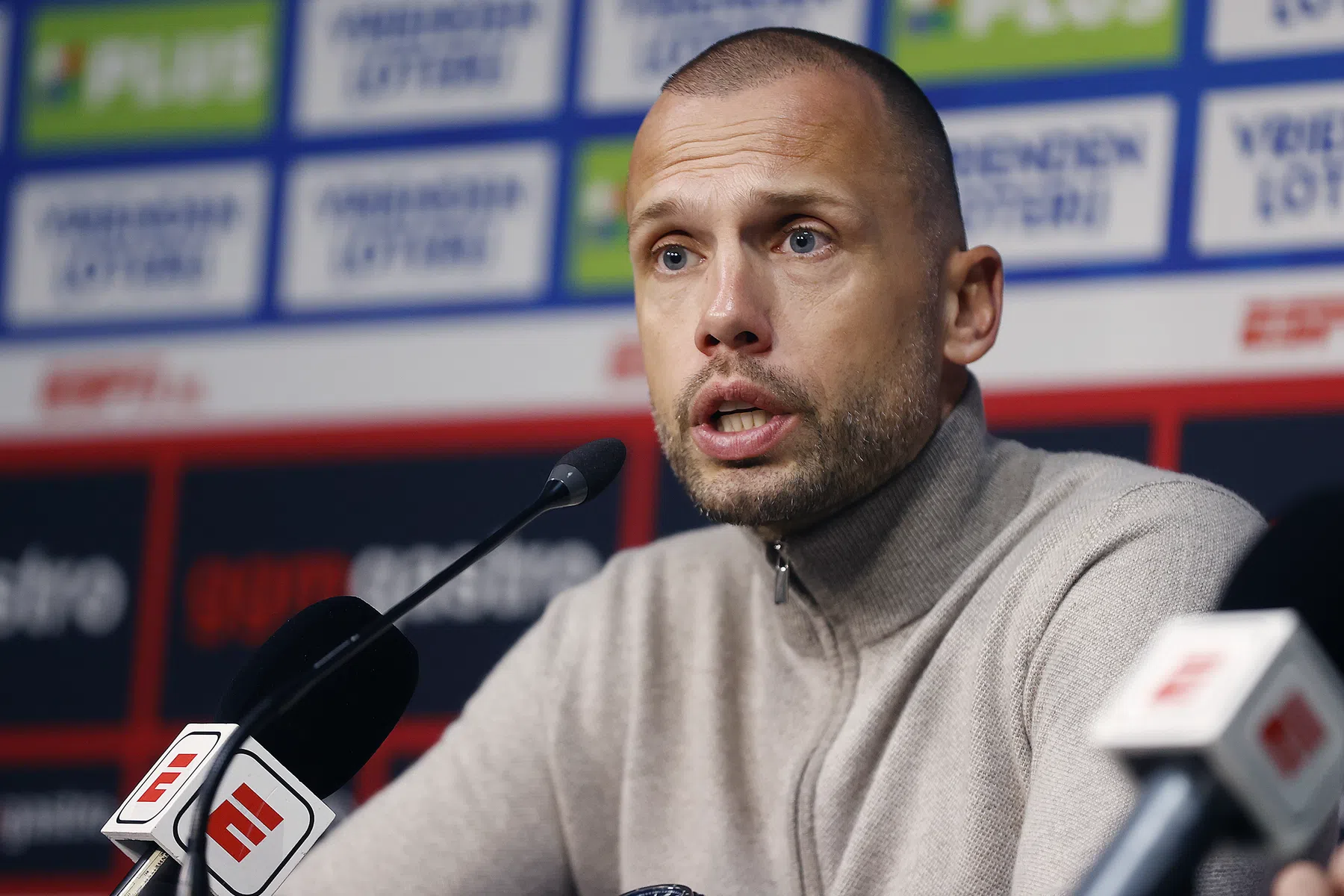 Zwagerman reageert op kritiek Heitinga over ESPN-artikel | VoetbalNieuws