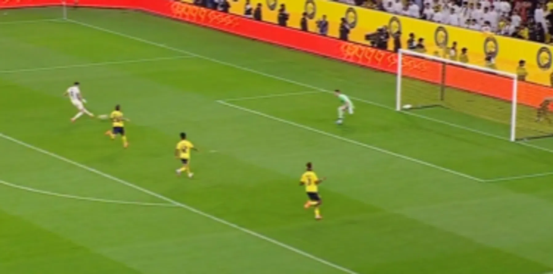 Benzema doet Ronaldo pijn: Al Nassr in de achtervolging in topper | VoetbalNieuws