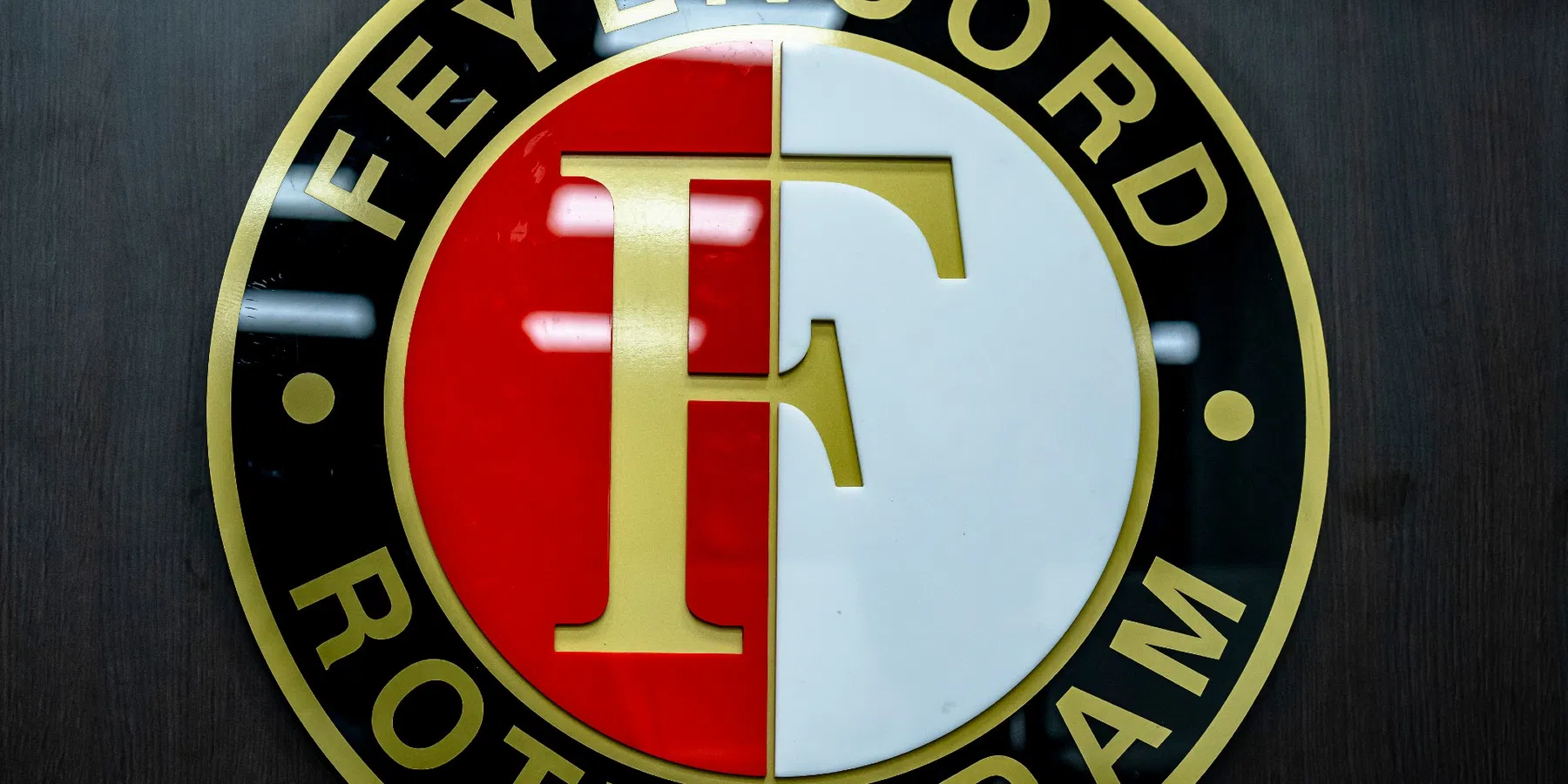 Feyenoord verlengt met vervoerssponsor tot 2028 | VoetbalNieuws.nl