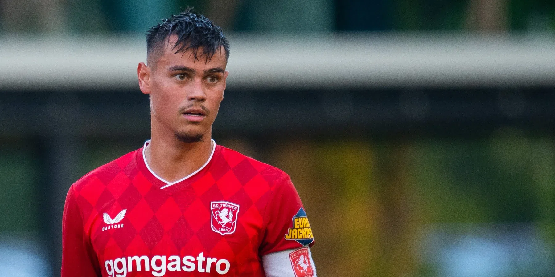 'Hilgers loopt kruisbandblessure op en staat voor lange revalidatie bij FC Twente'