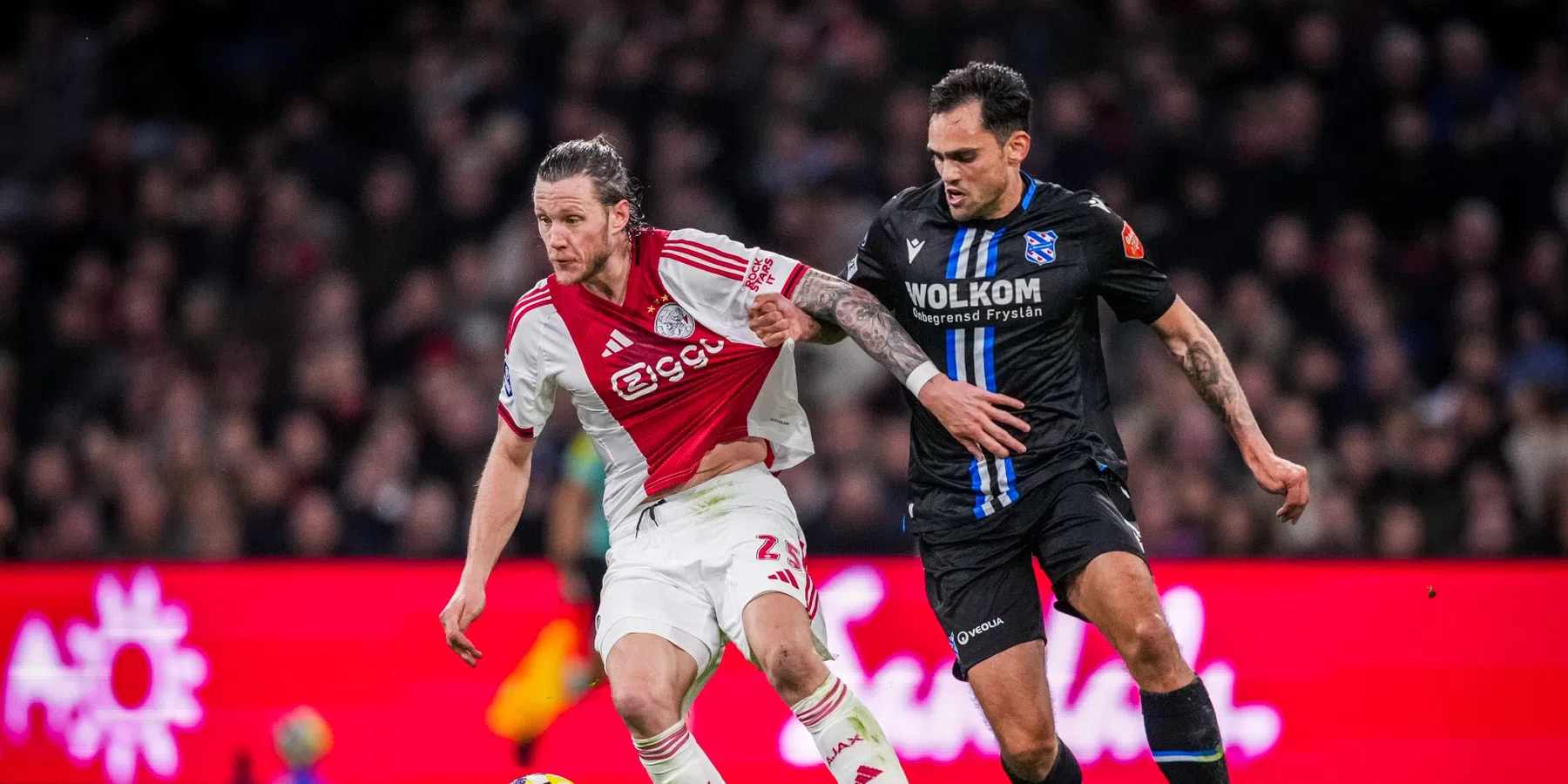 Pover Ajax speelt gelijk tegen Heerenveen, flater Pasveer kost twee punten