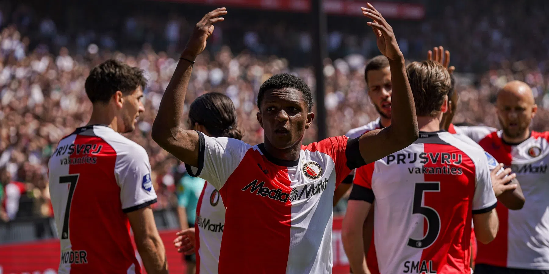 'Bayern opent gesprekken met Read, Feyenoord maakt prijskaartje bekend'