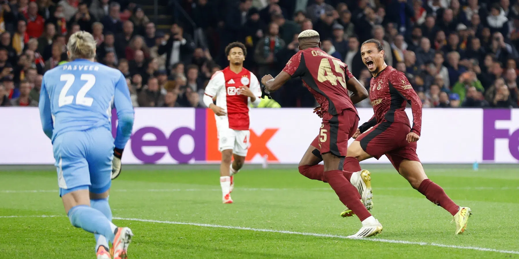 Ajax gaat hard onderuit tegen Galatasaray