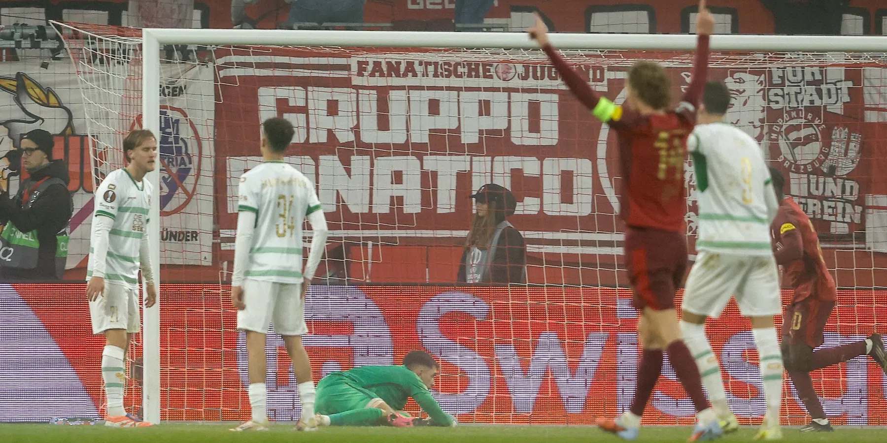 Go Ahead Eagles krijgt boete van UEFA na fansincidenten | VoetbalNieuws