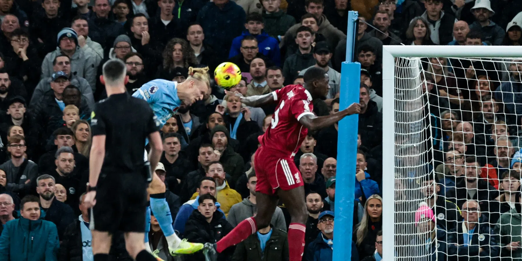 City geeft Liverpool voetballes in jubileumwedstrijd van Guardiola en wint ruim   