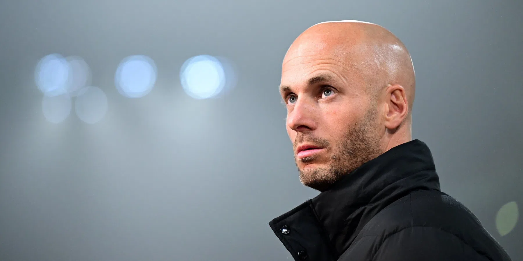 'Ajax lijkt door te pakken en opent gesprekken met recent ontslagen Simonis'