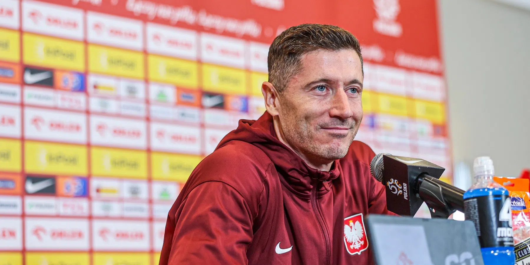 Lewandowski denkt niet aan pensioen en wil bij Barça blijven | VoetbalNieuws