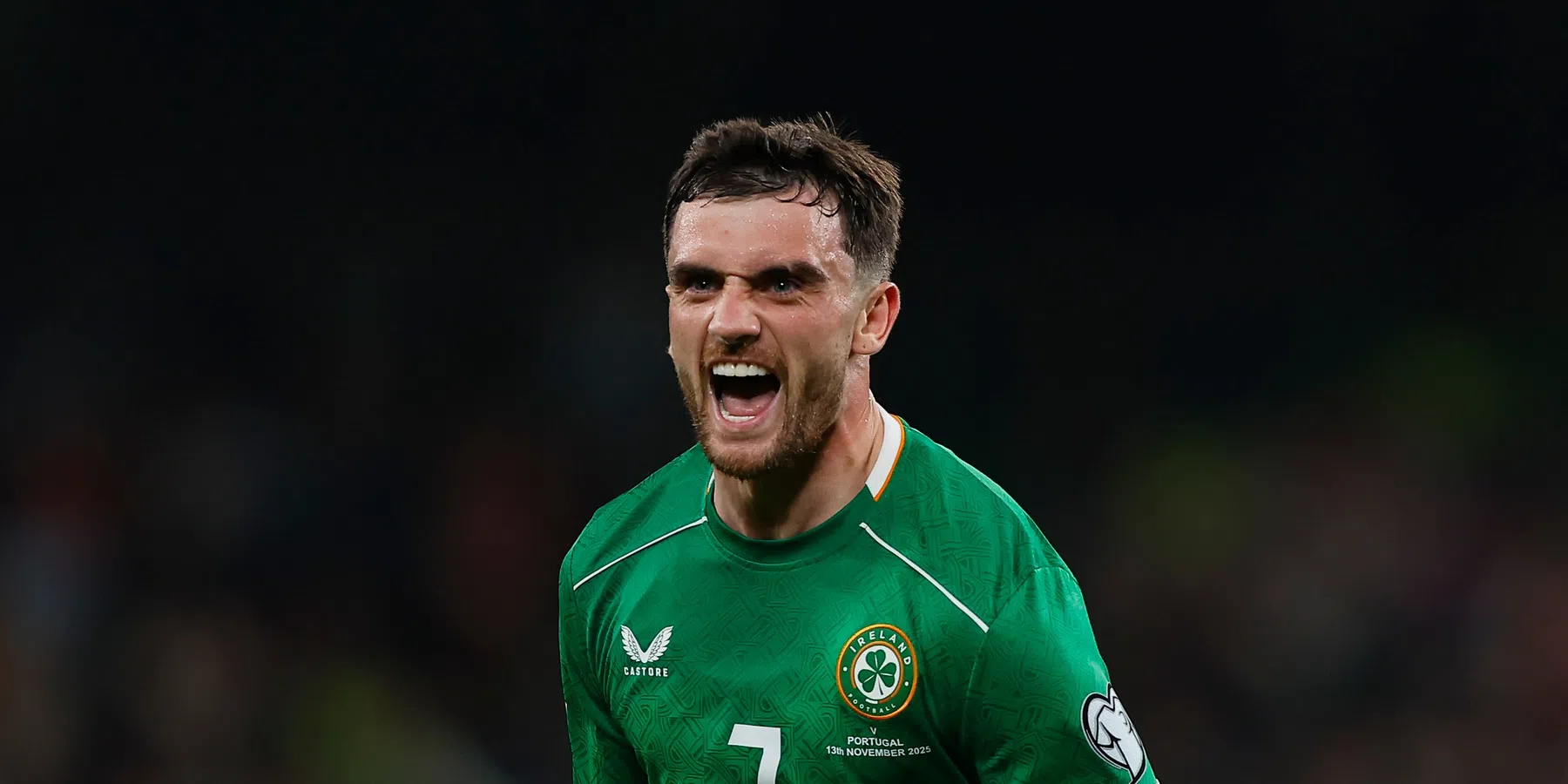 Troy Parrott in extase na hattrick voor Ierland (VN)