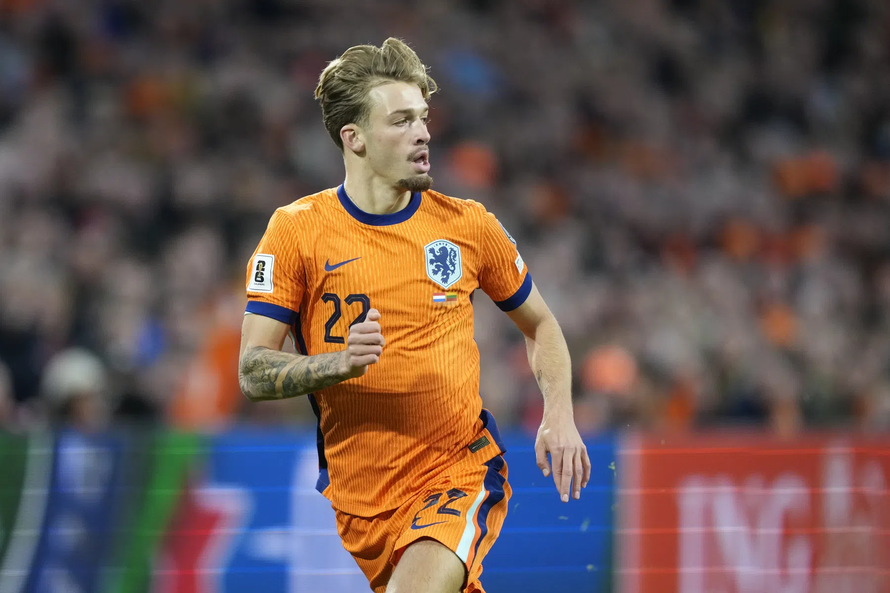Valente blij met Oranje-debuut: ‘Ik ben nu een echte leeuw’ | VoetbalNieuws