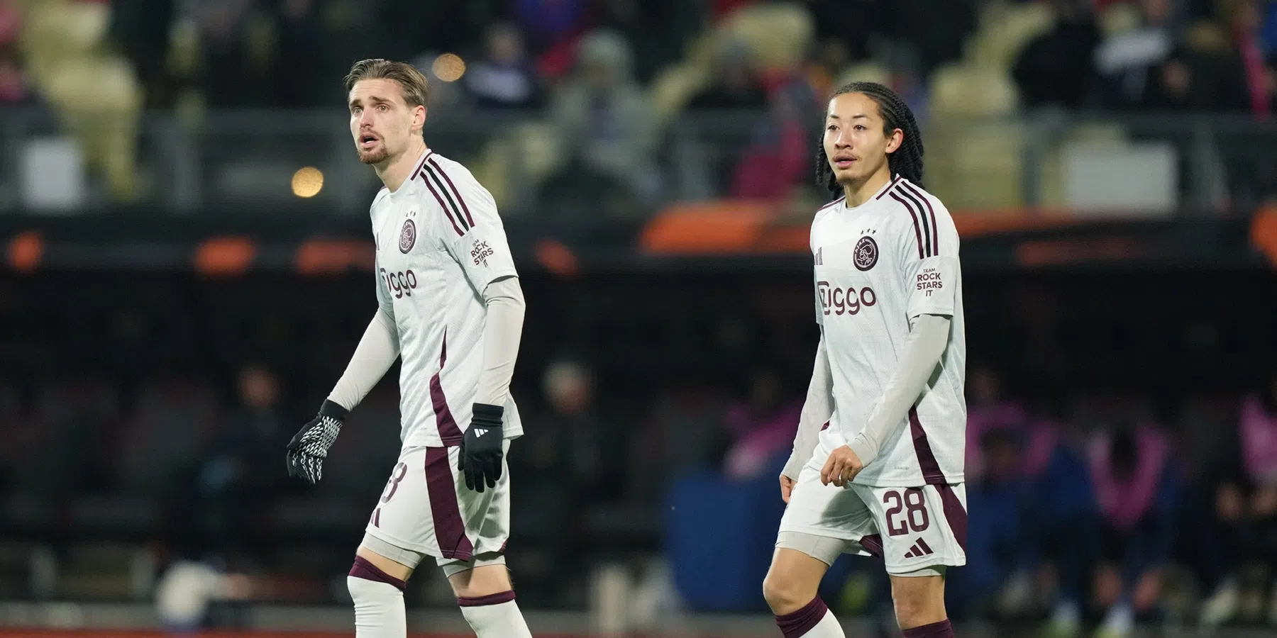 Drie middenvelders mogen Ajax verlaten deze winter | VoetbalNieuws