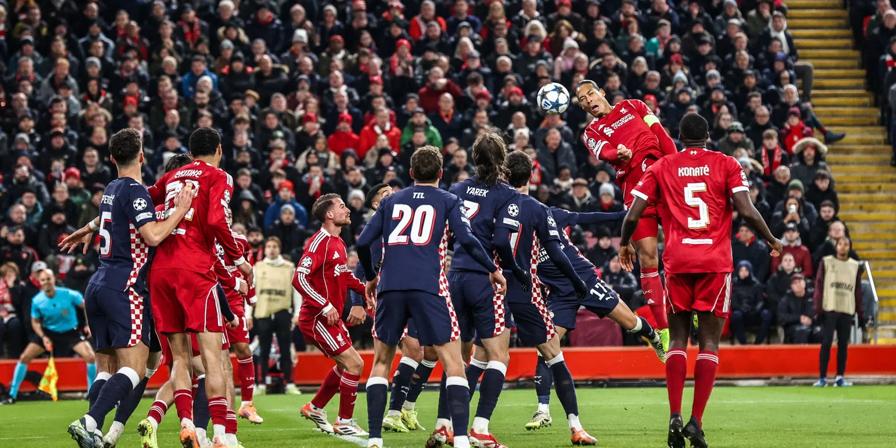 PSV imponeert op Anfield en wint ruim van Liverpool, CL-overwintering nabij
