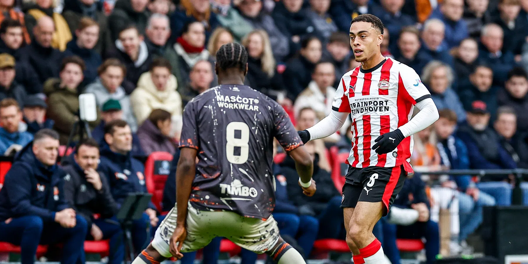 PSV heeft genoeg aan één goede helft en legt Volendam eenvoudig over de knie