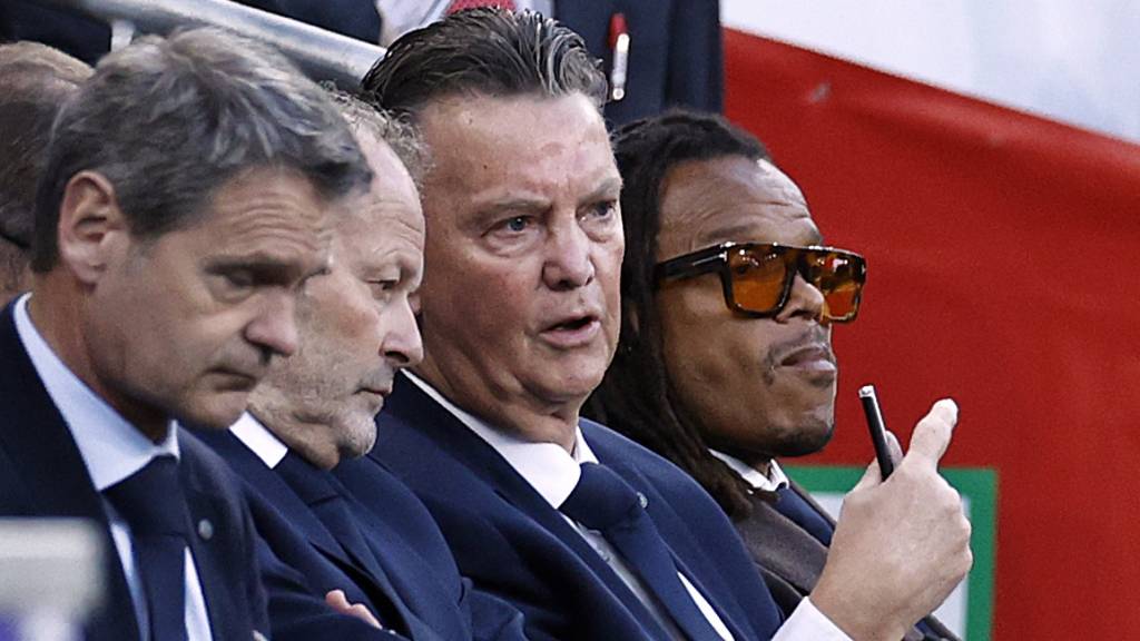  Van Gaal kritisch op werkwijze van Ajax na vuurwerkactie: dit zegt de adviseur