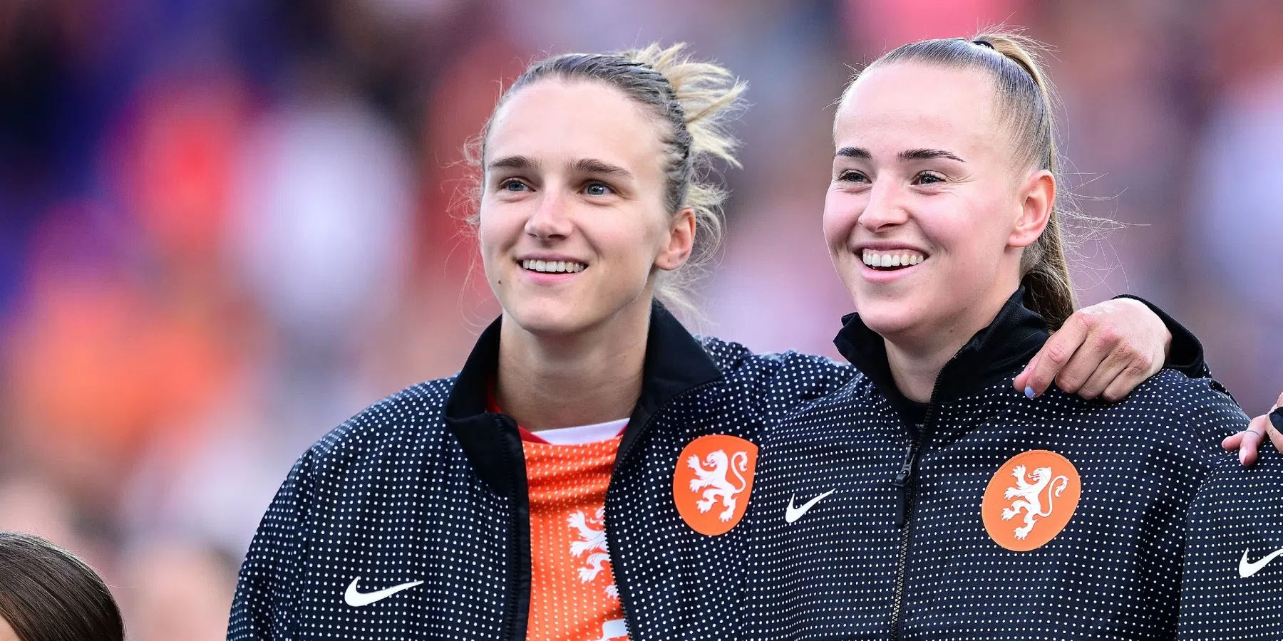 Van Domselaar en Miedema in Top 100 speelsters | VoetbalNieuws