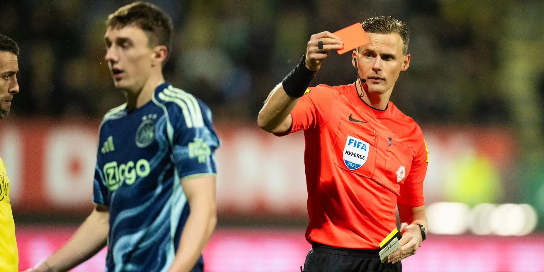 Baas baalt van mislopen Klassieker: dit zegt de Ajacied over zijn rode kaart