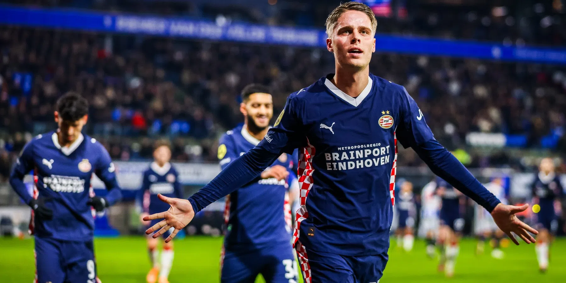 PSV heeft aan één helft genoeg en boekt zakelijke zege op sc Heerenveen 