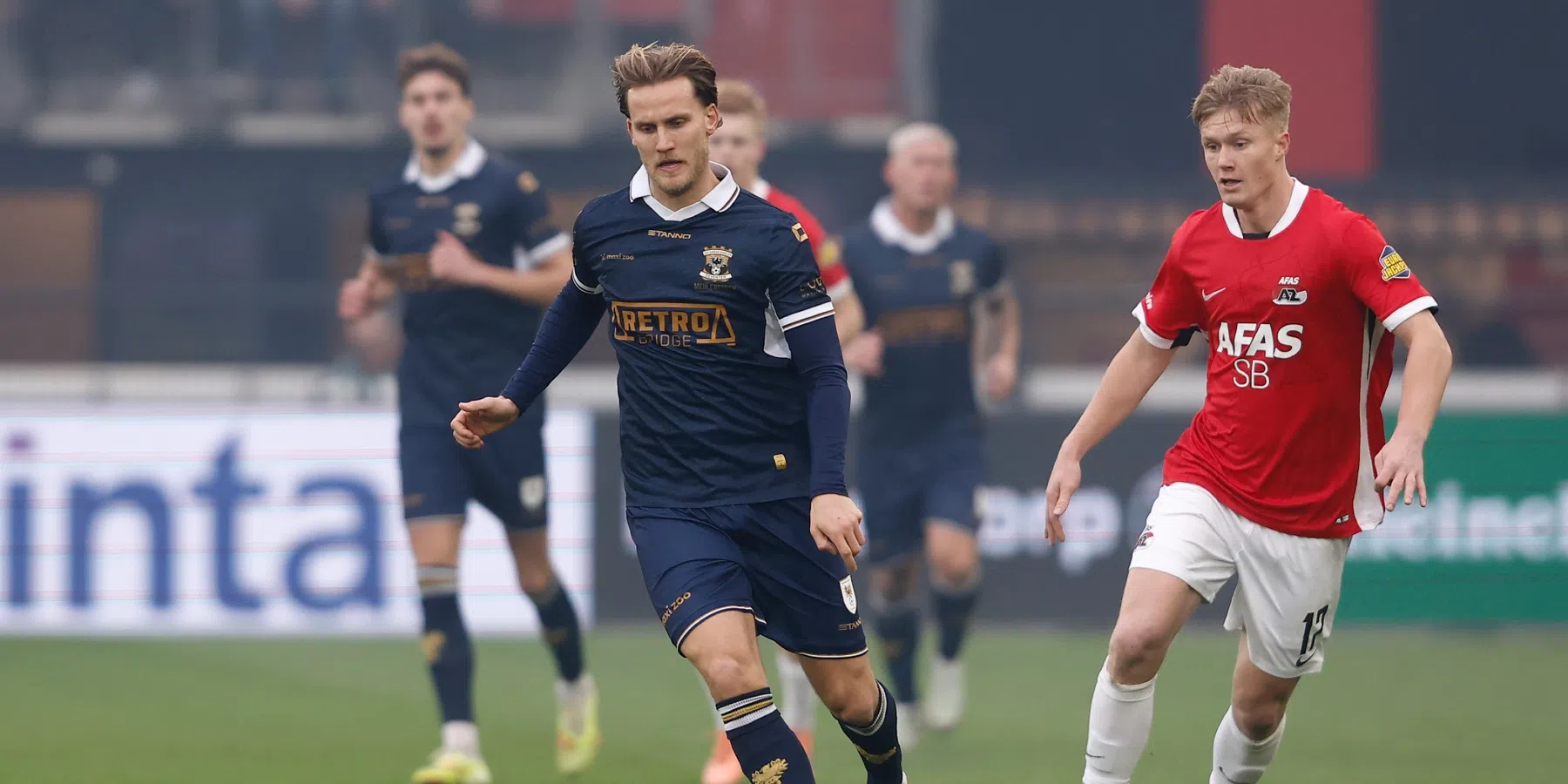 AZ kan voorsprong niet vasthouden en blijft achter Ajax met remise tegen Go Ahead
