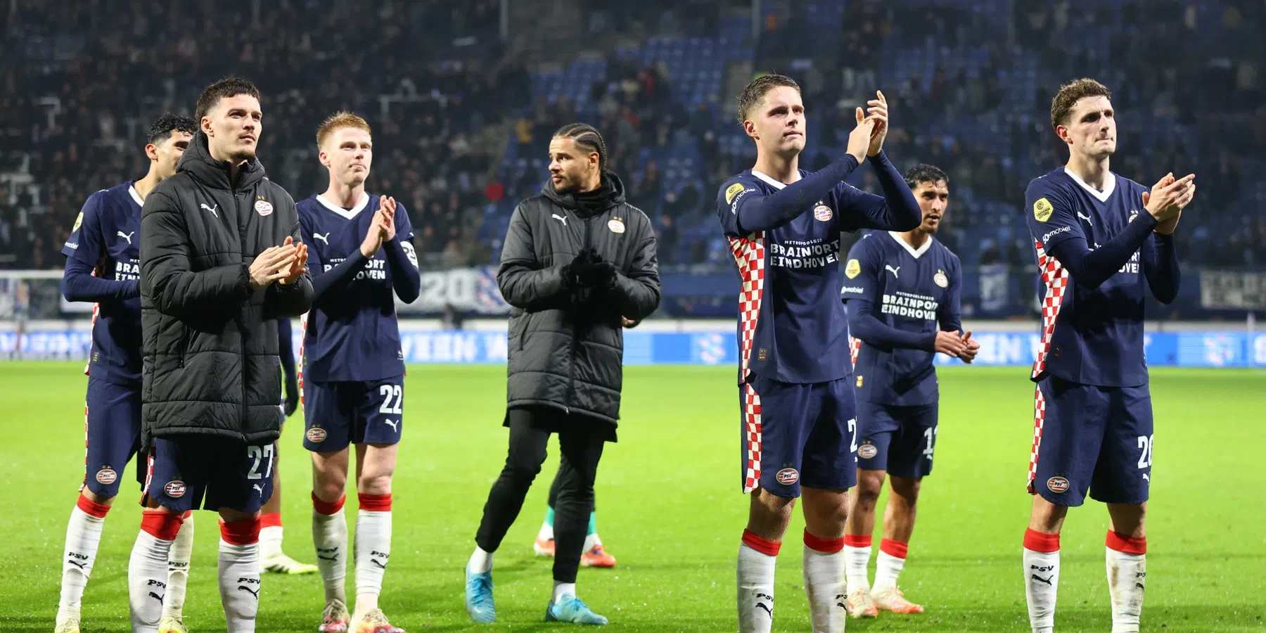 Kranten over topclubs: 'PSV imponeert, Ajax dankt Wijndal en Feyenoord op stoom'