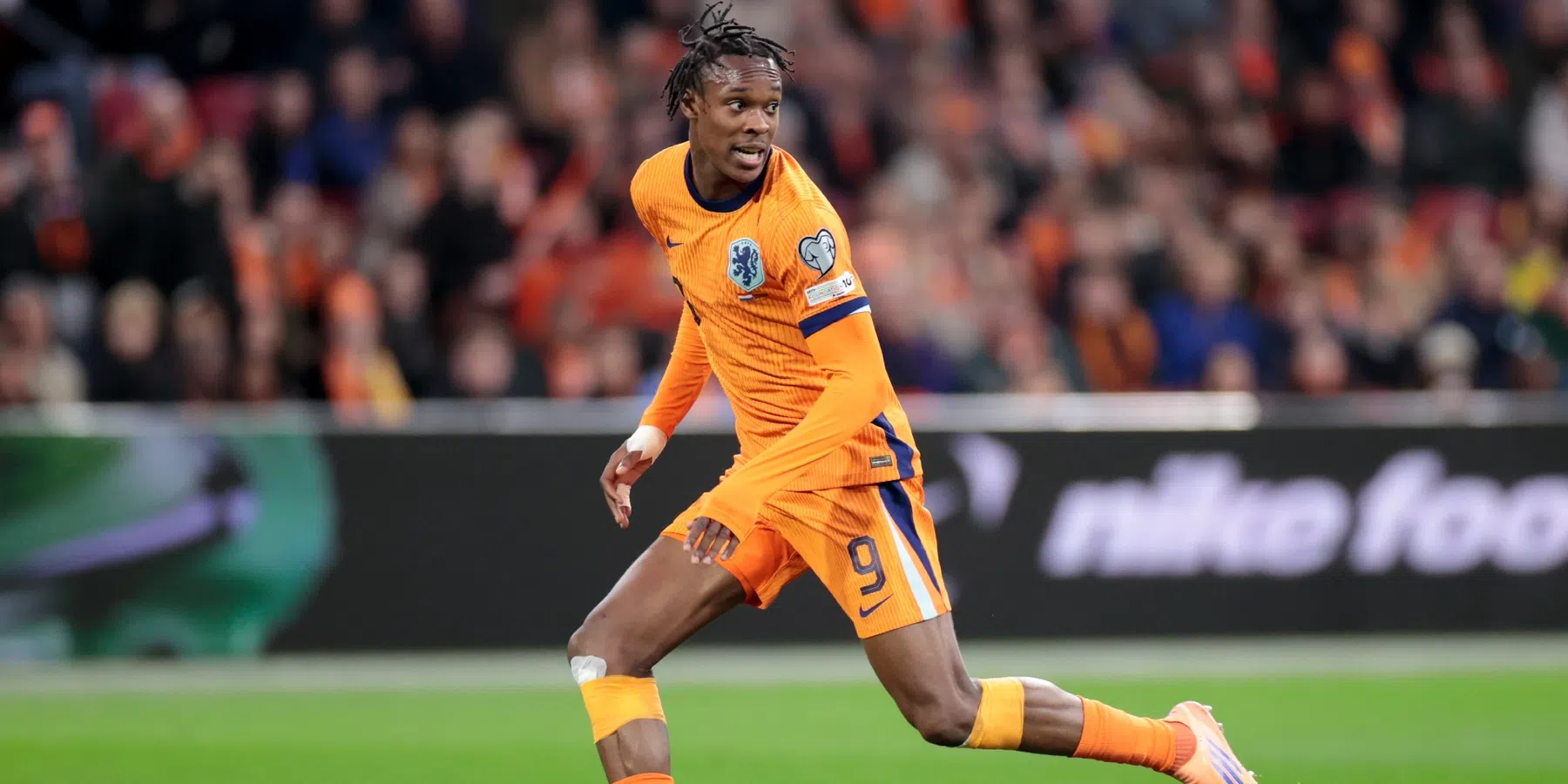 Oranje-spits Emegha mist rest van het jaar door blessure | VoetbalNieuws