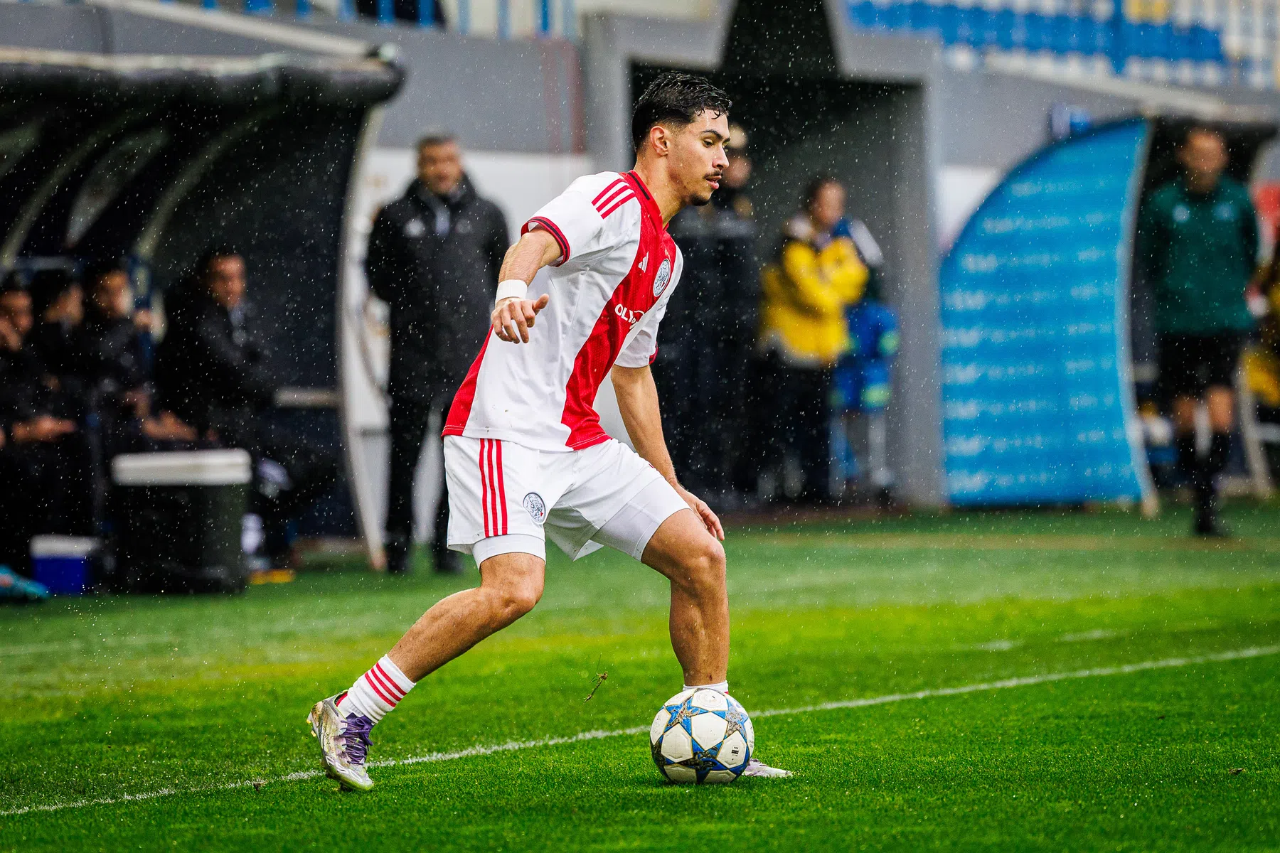 Ajax O19 naar knock-out Youth League na 0-8 zege | VoetbalNieuws