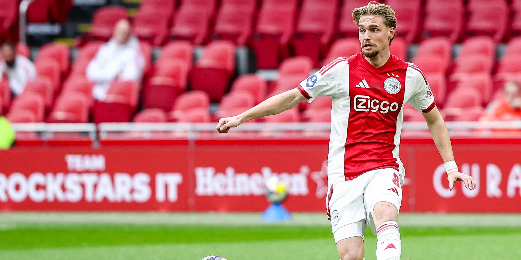 Ajax verlaagt vraagprijs Kenneth Taylor | VoetbalNieuws
