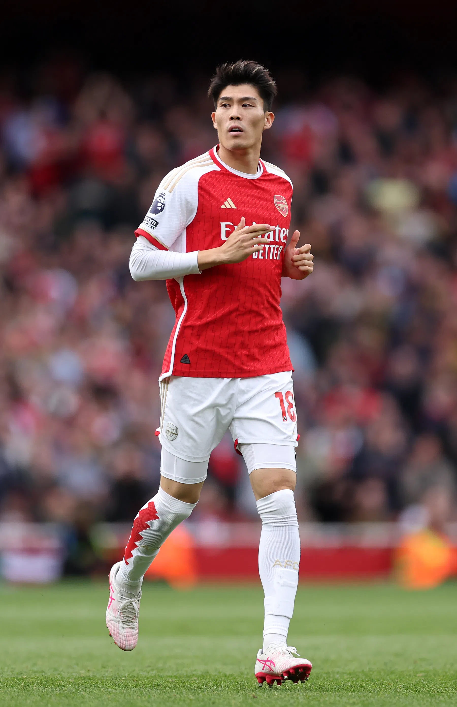 Met dit rugnummer gaat Tomiyasu spelen bij Ajax