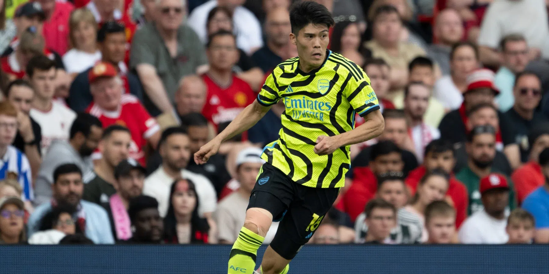 Ajax-debuut laat op zich wachten: dit zegt Tomiyasu over zijn fitheid 